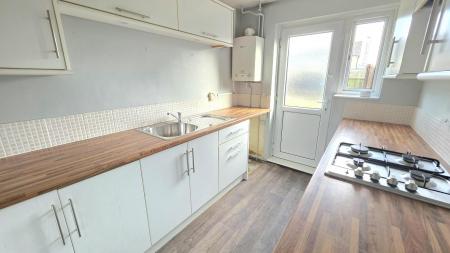 2 bedroom Terraced House for sale in The Paddock, Sleaford, NG34