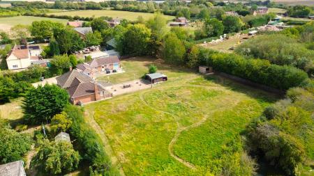 6 bedroom Detached bungalow for sale in White Cross Lane, Burton Pedwardine, NG34