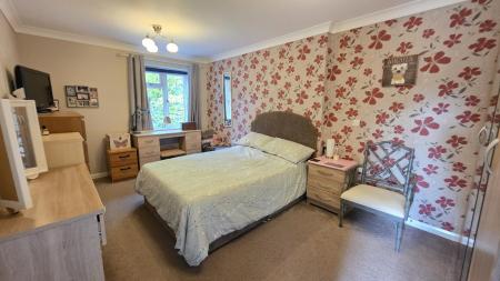 6 bedroom Detached bungalow for sale in White Cross Lane, Burton Pedwardine, NG34