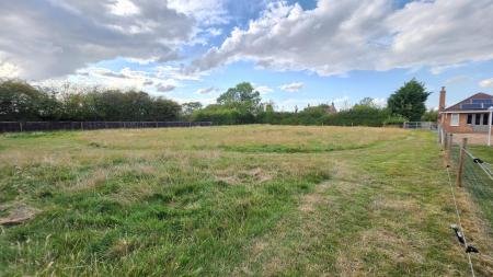 6 bedroom Detached bungalow for sale in White Cross Lane, Burton Pedwardine, NG34