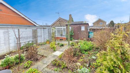 2 bedroom Detached bungalow for sale in Elmtree Road, Ruskington, NG34