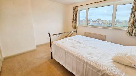 3 bedroom Semi-detached house for sale in Parkfield Road, Ruskington, NG34