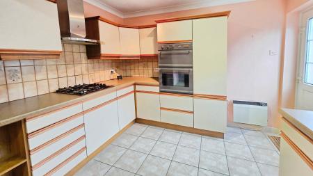 3 bedroom Semi-detached house for sale in Parkfield Road, Ruskington, NG34