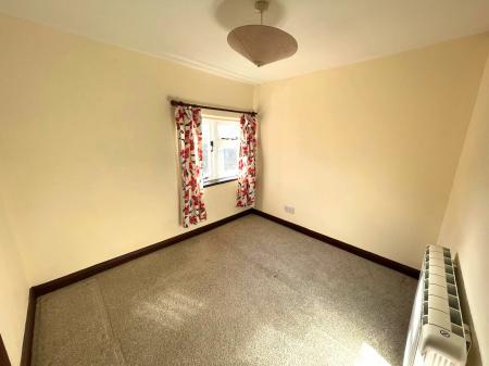 2 bedroom Flat to let in West Street, Folkingham, NG34