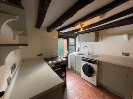 2 bedroom Flat to let in West Street, Folkingham, NG34