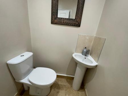 3 bedroom Terraced House to let in Rhodes Avenue, Sleaford, NG34