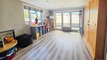 4 bedroom Detached house for sale in Tomlinson Way, Ruskington, NG34