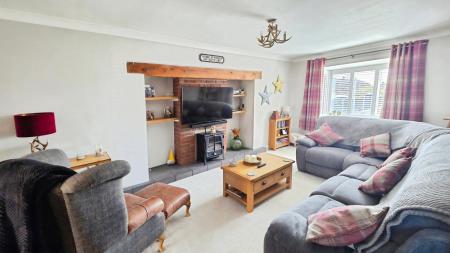 4 bedroom Detached house for sale in Tomlinson Way, Ruskington, NG34