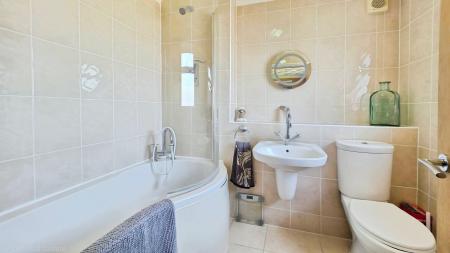 4 bedroom Detached house for sale in Tomlinson Way, Ruskington, NG34