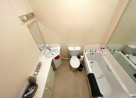 1 bedroom Flat to let in High Street, Billingborough, NG34