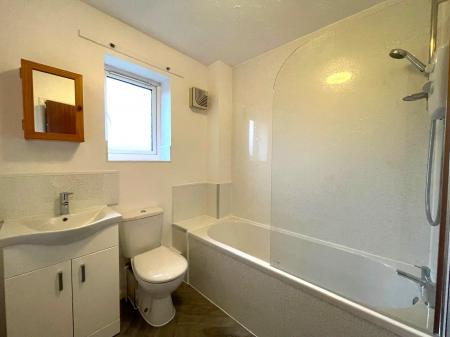 2 bedroom Semi-detached house to let in Hawks Way, Sleaford, NG34