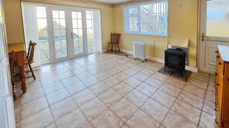 2 bedroom Detached bungalow for sale in Springfield Road, Ruskington, NG34