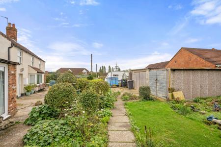 5 bedroom Detached house for sale in Fen Road, Stickford, PE22