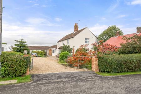 5 bedroom Detached house for sale in Fen Road, Stickford, PE22