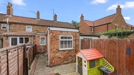2 bedroom Terraced House for sale in Foundry Street, Horncastle, LN9