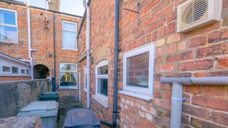 3 bedroom Terraced House for sale in Hamilton Road, Alford, LN13