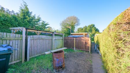 3 bedroom Terraced House for sale in Hamilton Road, Alford, LN13