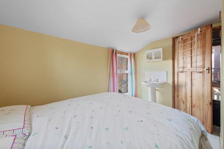 3 bedroom Terraced House for sale in Hamilton Road, Alford, LN13