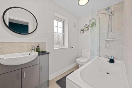 2 bedroom Semi-detached house for sale in Hoplands Road, Coningsby, LN4