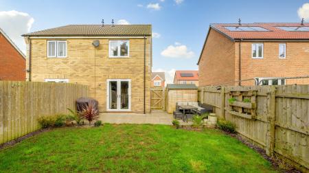 2 bedroom Semi-detached house for sale in Hoplands Road, Coningsby, LN4