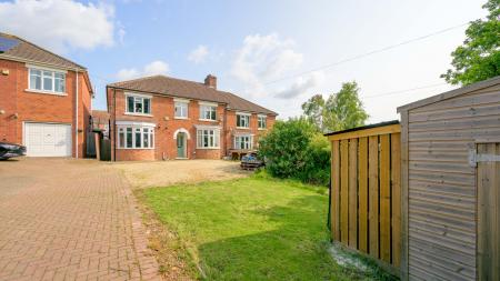 4 bedroom Semi-detached house for sale in Langton Hill, Horncastle, LN9