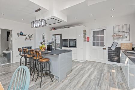 4 bedroom Semi-detached house for sale in Langton Hill, Horncastle, LN9