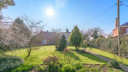 3 bedroom Detached house for sale in Main Road, East Keal, PE23