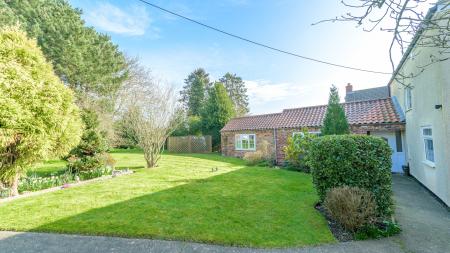 3 bedroom Detached house for sale in Main Road, East Keal, PE23