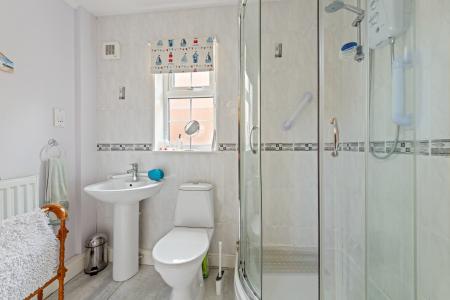 3 bedroom Detached house for sale in Main Road, East Keal, PE23