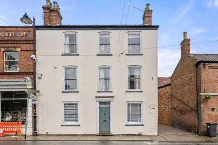 6 bedroom End of terrace house for sale in North Street, Horncastle, LN9