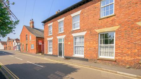4 bedroom Semi-detached house for sale in Queen Street, Spilsby, PE23
