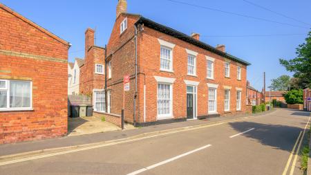 4 bedroom Semi-detached house for sale in Queen Street, Spilsby, PE23