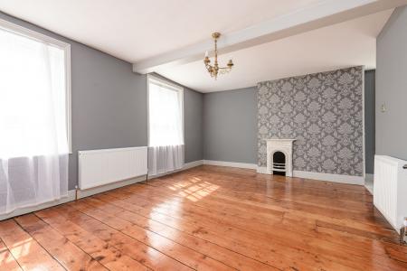 4 bedroom Semi-detached house for sale in Queen Street, Spilsby, PE23