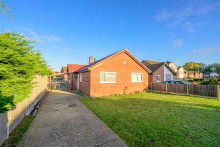 3 bedroom Detached bungalow for sale in Read Way, Lincolnshire, Coningsby, LN4