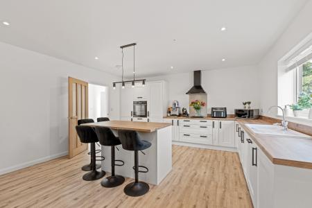 4 bedroom Detached house for sale in School Lane, East Keal, PE23