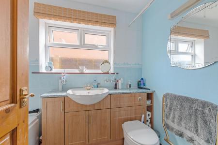 2 bedroom Detached bungalow for sale in Station Road, Willoughby, LN13