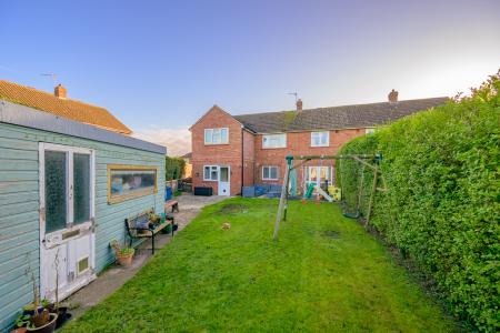4 bedroom Semi-detached house for sale in Tennyson Gardens, Horncastle, LN9