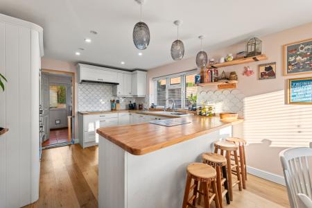 4 bedroom Semi-detached house for sale in Tennyson Gardens, Horncastle, LN9