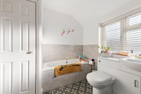 4 bedroom Semi-detached house for sale in Tennyson Gardens, Horncastle, LN9