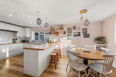 4 bedroom Semi-detached house for sale in Tennyson Gardens, Horncastle, LN9