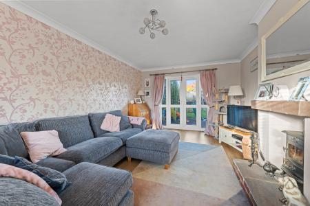 4 bedroom Semi-detached house for sale in Tennyson Gardens, Horncastle, LN9