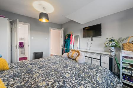 4 bedroom Semi-detached house for sale in Tennyson Gardens, Horncastle, LN9