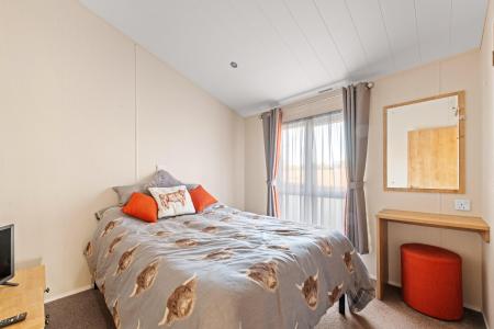 2 bedroom Park home for sale in The Gunby Lake Holiday Park, Spilsby, PE23