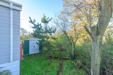 2 bedroom Park home for sale in The Gunby Lake Holiday Park, Spilsby, PE23