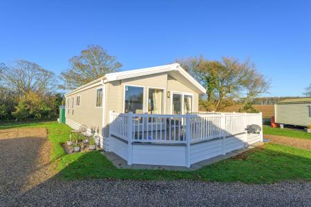 2 bedroom Park home for sale in The Gunby Lake Holiday Park, Spilsby, PE23