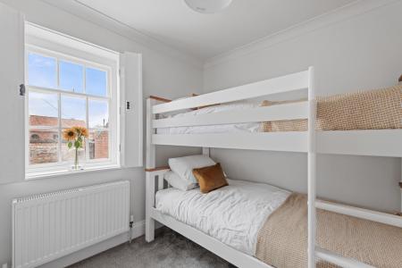 3 bedroom Terraced House for sale in West Street, Horncastle, LN9