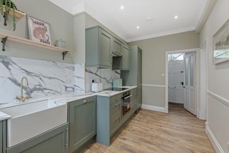 3 bedroom Terraced House for sale in West Street, Horncastle, LN9