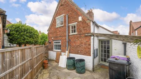 2 bedroom Semi-detached house for sale in West Street, Horncastle, LN9