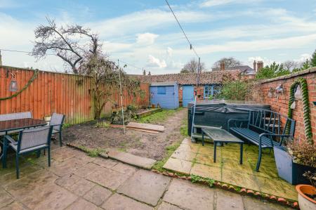 3 bedroom Semi-detached house for sale in Queen Street, Horncastle, LN9