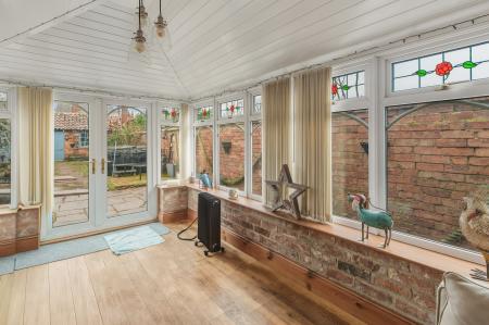 3 bedroom Semi-detached house for sale in Queen Street, Horncastle, LN9